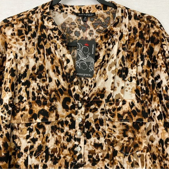 NEW Ava & Grace Brown Animal Print Stretch Rolled Tab Pull-over Top 2X - Picture 4 of 10